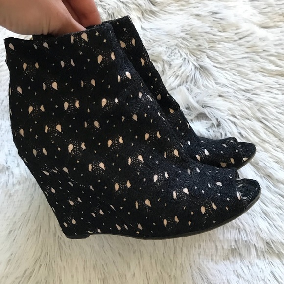 MISSONI LACE WEDGE PEEPTOE BOOTIES 6 - Picture 2 of 11